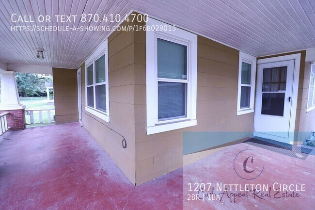 Building Photo - Spacious 2 bed / 1 bath house - 1 car gara...
