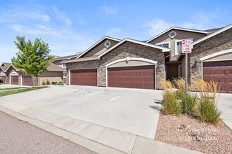 Building Photo - 740 Brambleberry Hts