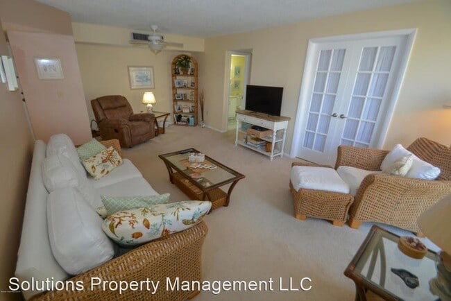 Building Photo - 2 br, 2 bath House - 4700 Ocean Beach Blvd...