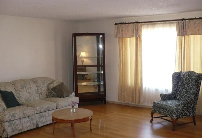 Foto del edificio - 12708 Tomlinson Dr SE