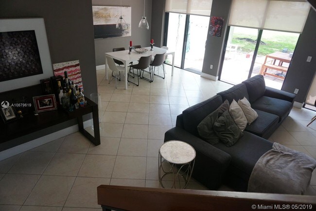 Building Photo - 3427 Torremolinos Ave