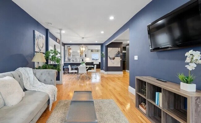 Foto del edificio - 130 Wellington Hill St