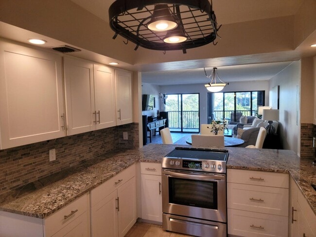 Building Photo - 500 Ocean Trail Way