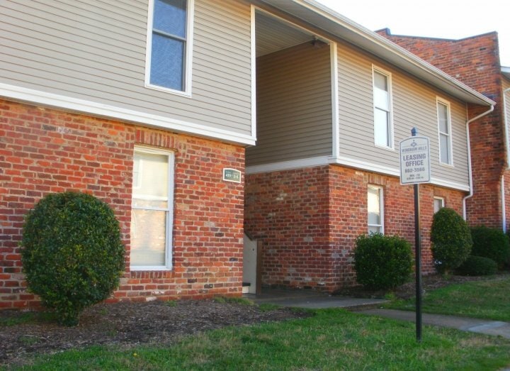 Building Photo - 439 Round Top Ave