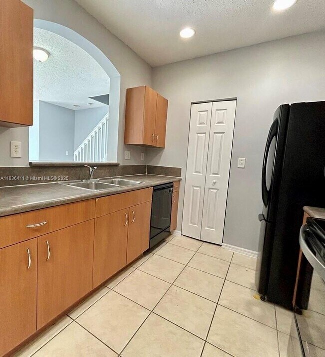 Foto del edificio - 4284 NE 10th Ct
