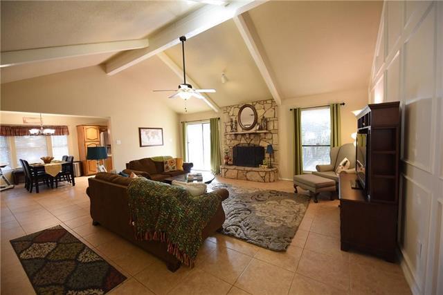 Foto del edificio - 3405 Primrose Ln