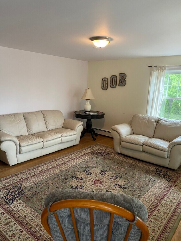 Livingroom - 18 Seaside Ave