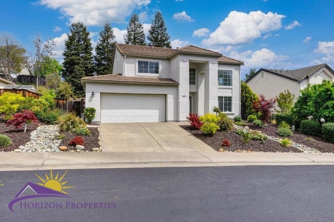 Building Photo - Spacious Two-story 3 Bed 2.5 Bath 2,059 Sq...
