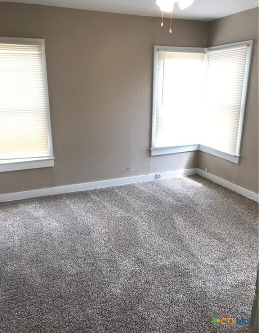 Foto del edificio - 305 E Sabine St