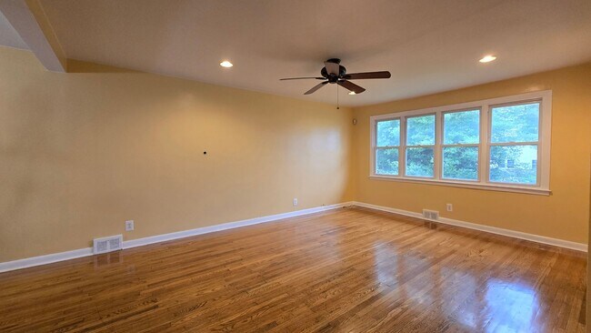 Foto del edificio - 5319 Frosthoffer Ave