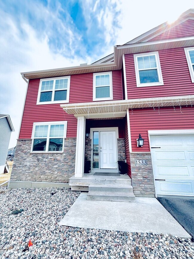 Foto del edificio - Solar Home!  Beautiful 4bed/3bath Single Family Home in Shakopee
