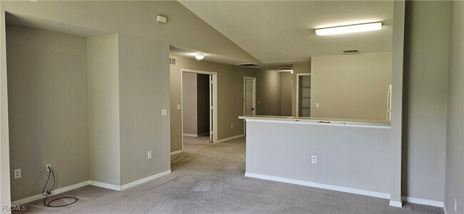 Foto del edificio - 863 Bedford Dr