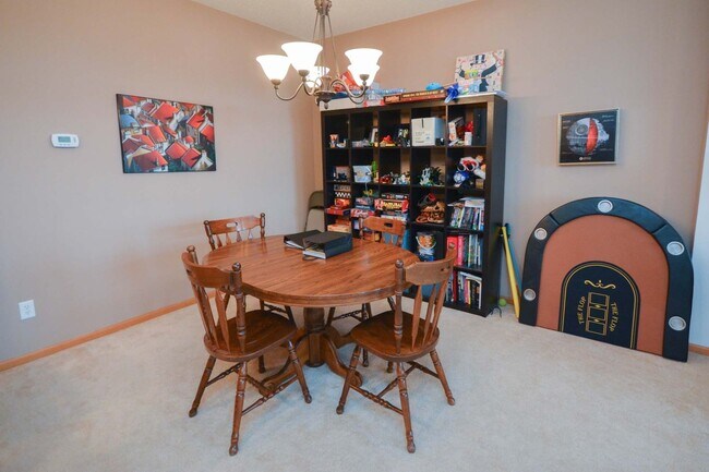Building Photo - Beautiful Crimson Ridge townhome!