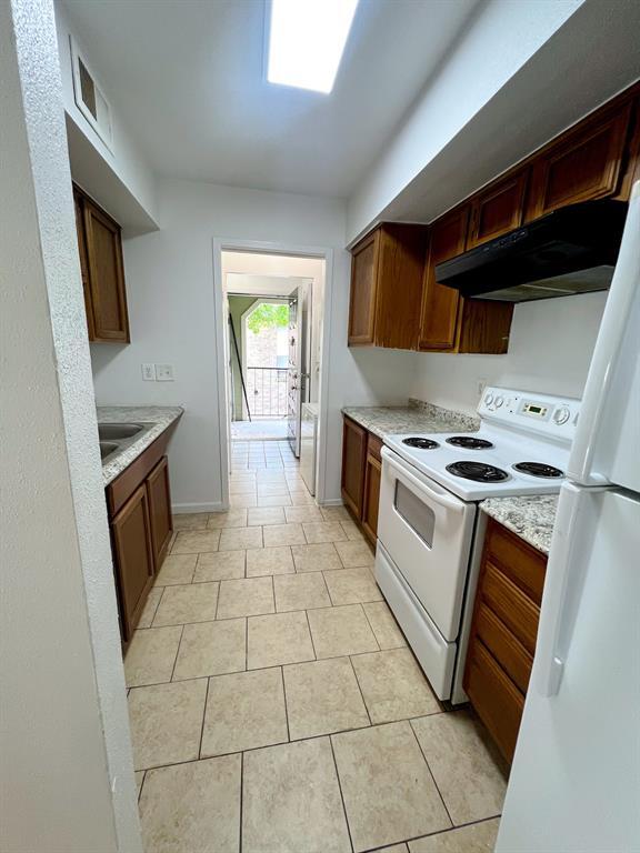 Building Photo - 6602 Harbor Town Dr