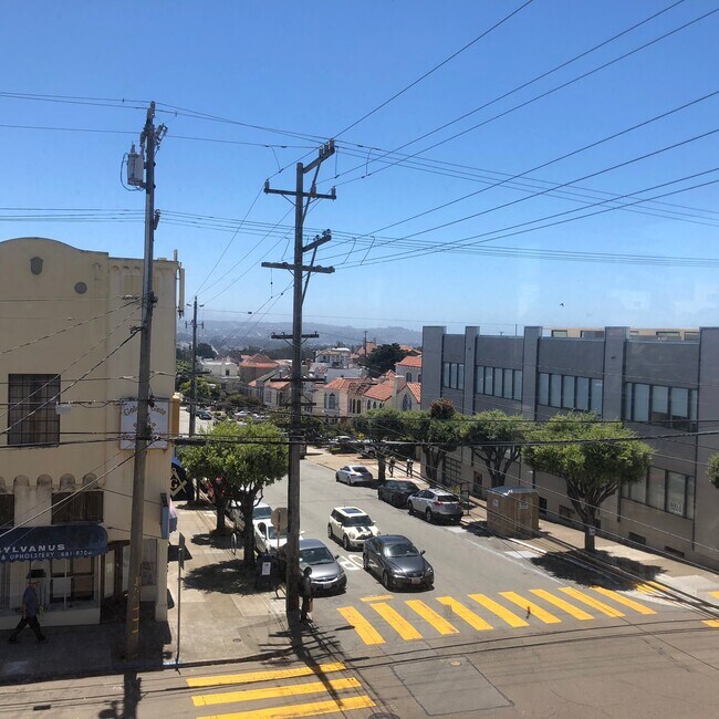 Foto del edificio - 2390 14th Ave