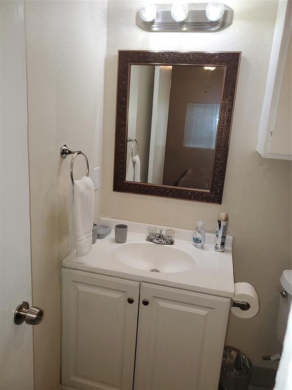 Foto del edificio - 8903 Pineridge Dr