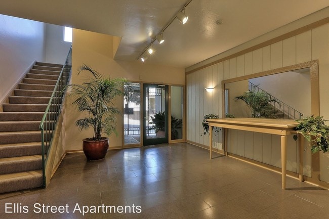 Building Photo - 2065 Ellis St