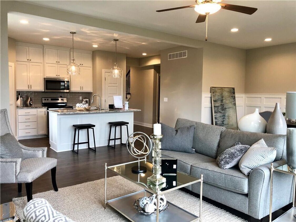Foto principal - COMING SOON: Modern 3-Bedroom Townhome wit...