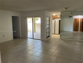 Building Photo - 8860 SW 123rd Ct