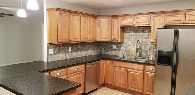 Foto del edificio - 2128 Hanford Dr