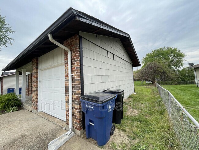 Building Photo - 3232 Malinda Ct