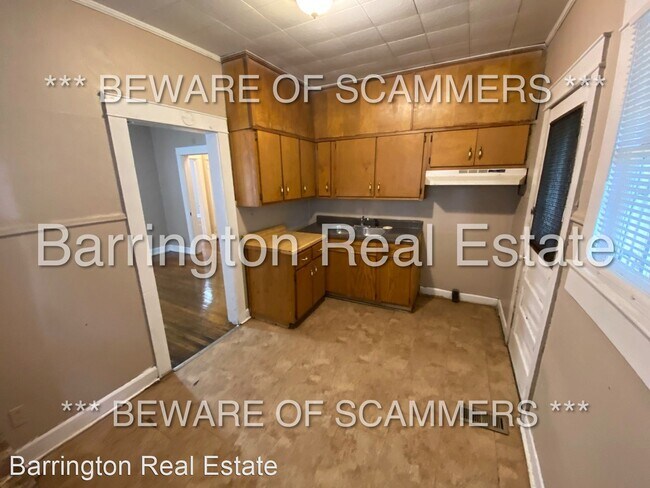 Building Photo - 3 br, 1 bath House - 618 Center Street