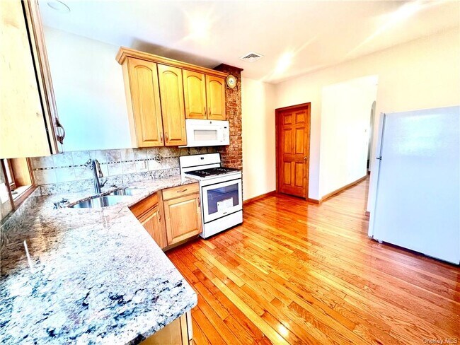 Building Photo - 45 Beattie Ave