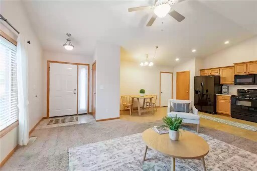 Building Photo - 3440 Stoneview Cir SW