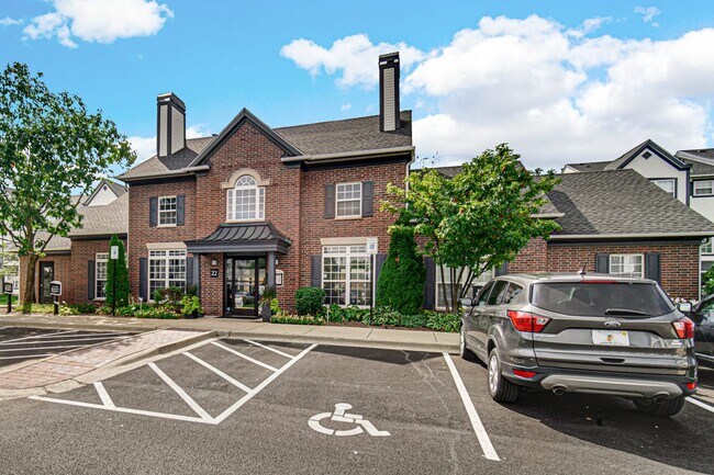 Foto del edificio - 124 Brahms Ct