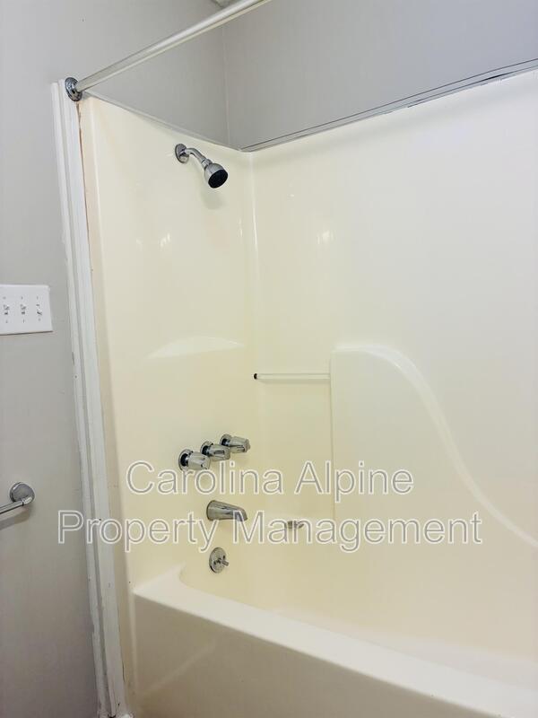 Building Photo - 202 W Sullivan St