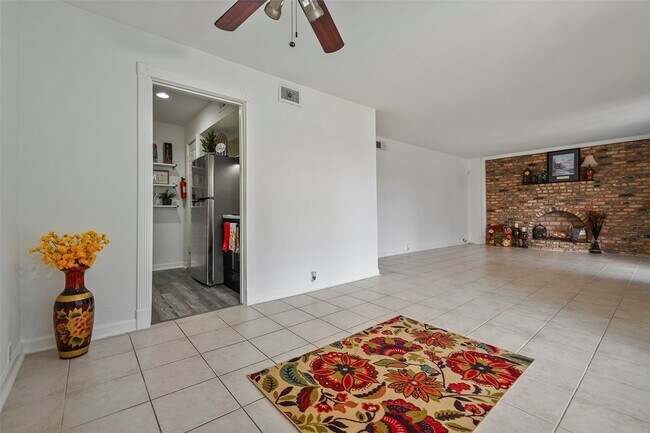 Foto del edificio - 7510 Shadyvilla Ln