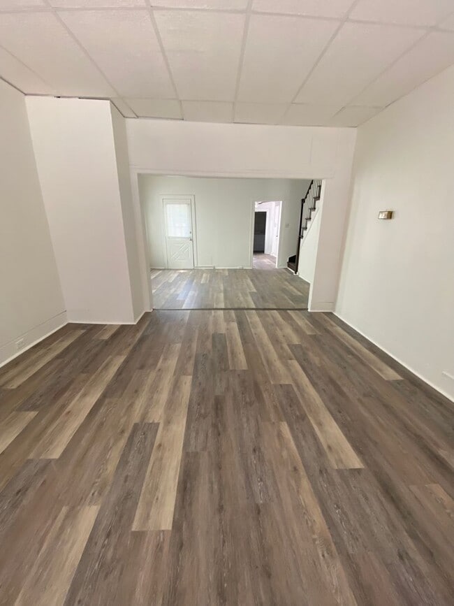 Building Photo - Amazing 3BR/1.5BA plus Bonus room in Columbia