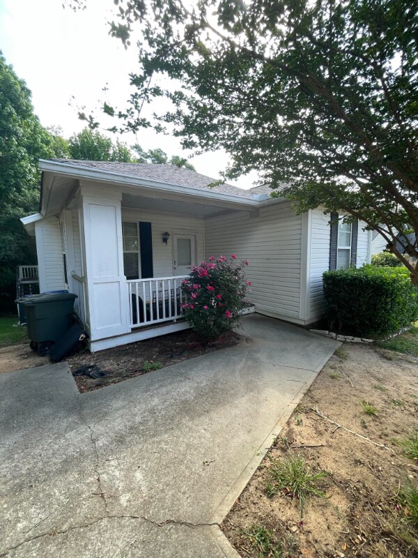Building Photo - 505 Laurel Hill Ln