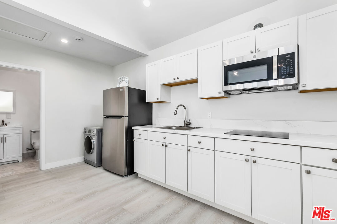 Foto del edificio - 22941 De Kalb Dr