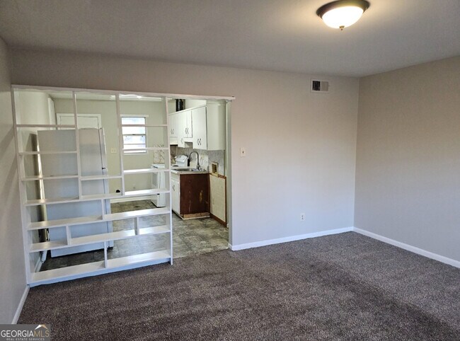 Foto del edificio - 6480 Lower Dixie Lake Rd