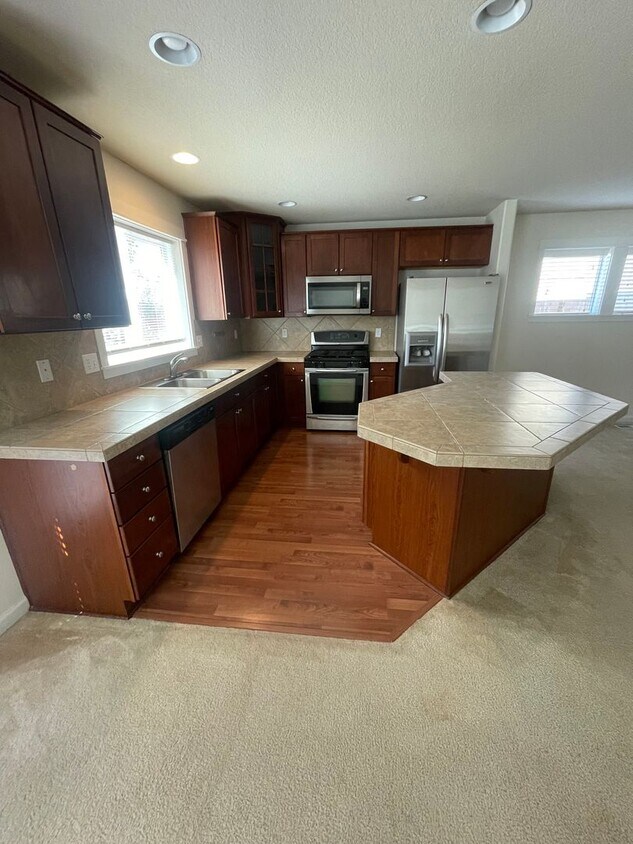Foto principal - 4124 SE Azalea Ave
