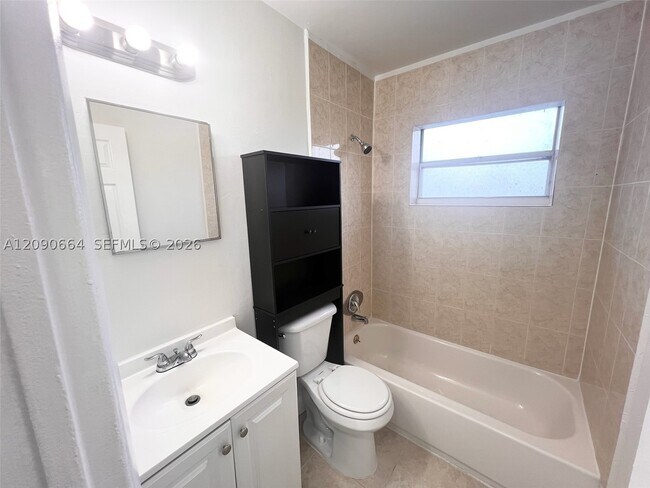 Foto del edificio - 1730 SW 64th Ave