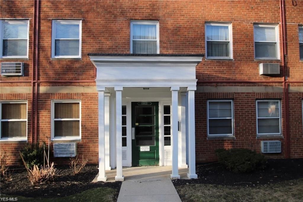13833 Cedar Rd, South Euclid, OH 44118 Condo for Rent in South Euclid