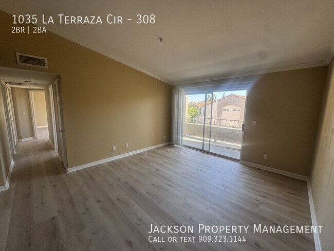 Foto del edificio - 1035 La Terraza Cir