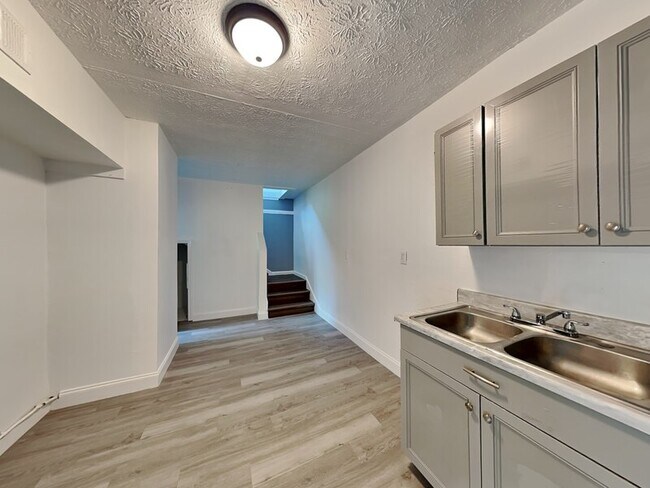 Foto del edificio - 7345 Linda Dr