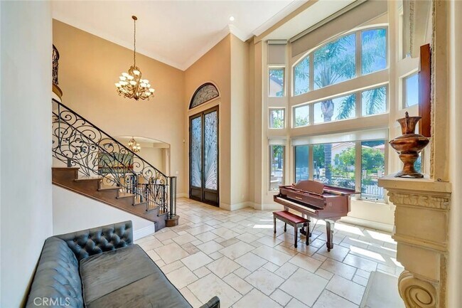 Building Photo - 4822 Valjean Ave