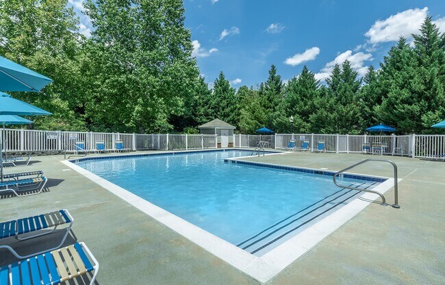 Foto del edificio - Overlook at Falling Creek Apartment Homes