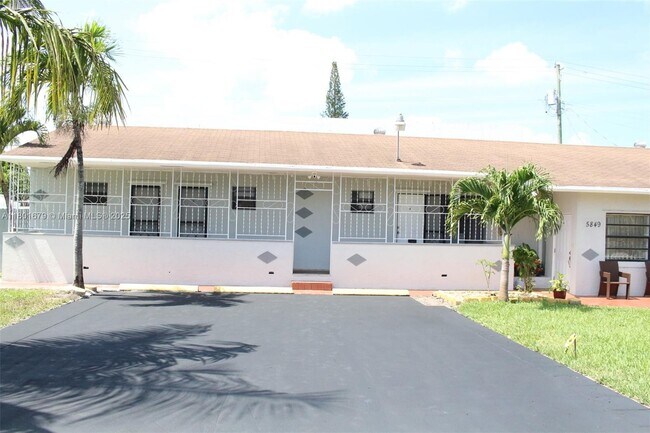 Foto del edificio - 5849 Wiley St