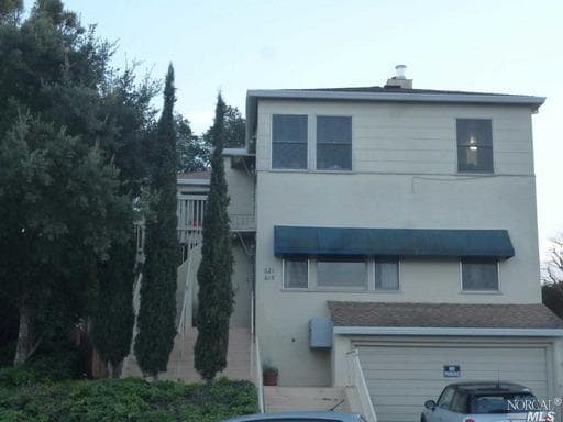 Primary Photo - 621 Kentucky St