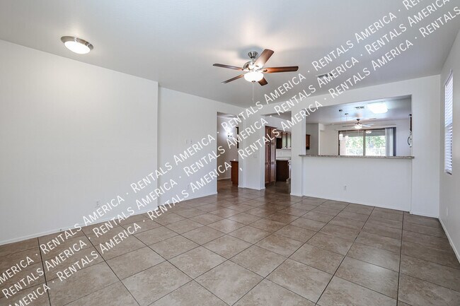Foto del edificio - 6946 W Harwell Rd
