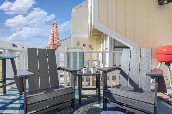 Building Photo - 775 Gulf Shore Dr