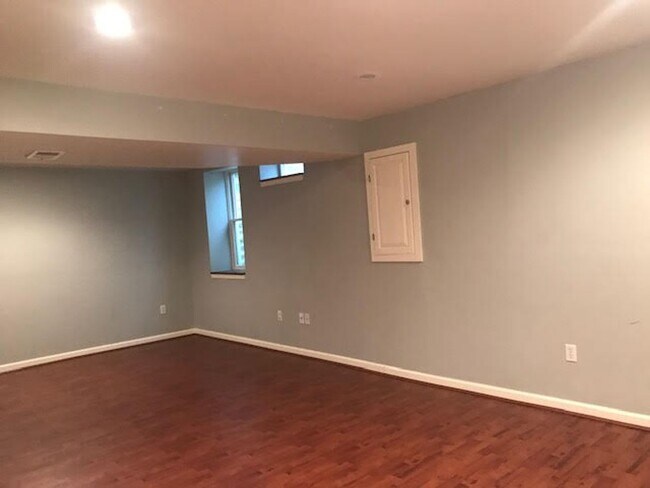 Building Photo - 12796 Valleyhill