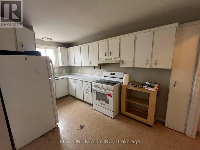Building Photo - 151 Calderwood Dr