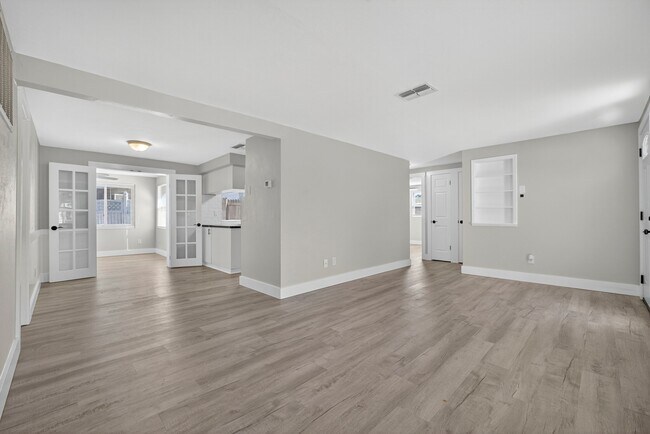 Foto del edificio - 3624 Oakhurst Dr