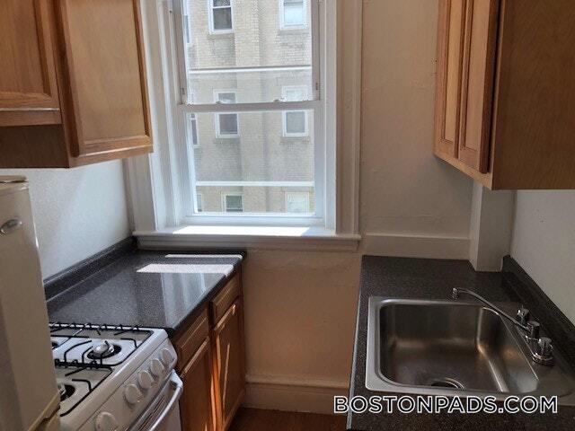 Building Photo - 1185 Boylston St
